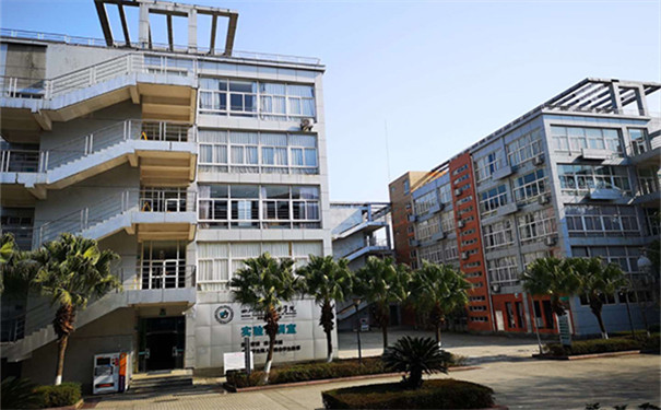 四川城市技師學院