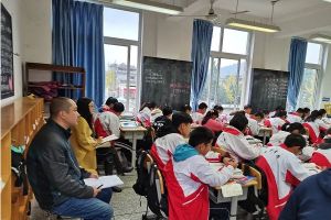 成都高中學(xué)校強(qiáng)校工程|懷遠(yuǎn)中學(xué)督導(dǎo)課堂教學(xué)