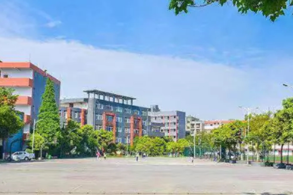 川科外國語學(xué)校招生簡章