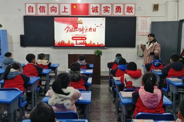 眉山育英學(xué)校高中收費(fèi)