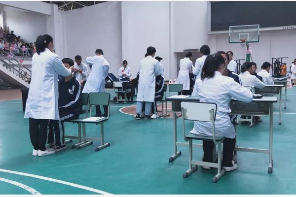 南充衛(wèi)生學校是中專還是大專