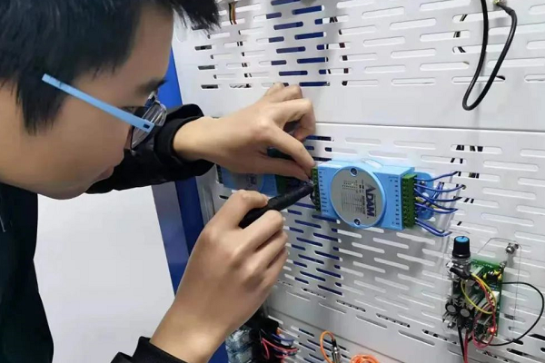 成都市機械高級技工學(xué)校