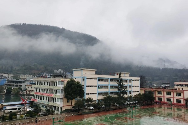 四川省崇州市懷遠(yuǎn)中學(xué)怎么樣