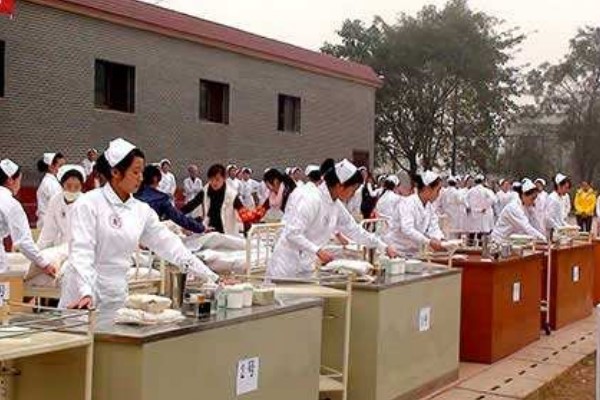 四川大學附設華西衛(wèi)生學校招生簡章