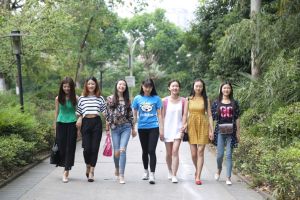 成都職業(yè)中專學校學費貴嗎_成都幼師中專學校費用