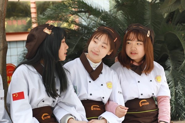 成都新東方學(xué)校時尚西點專業(yè)好嗎