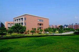 溫江理工技師學(xué)院好不好_是公辦還是民辦