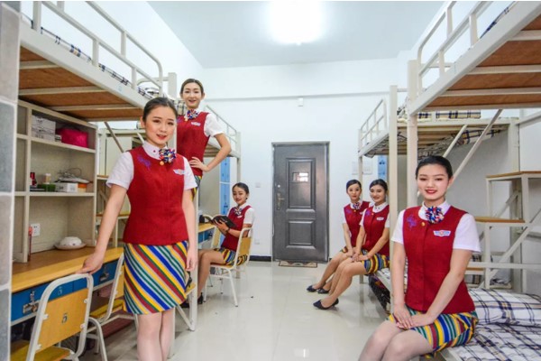 女生學(xué)空乘這個專業(yè)怎么樣