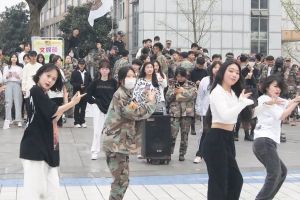 成都東星航空學校有幾個校區(qū)
