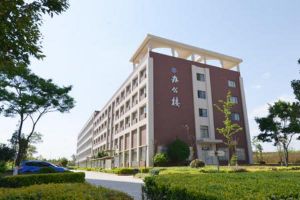 龍泉國盛技工學(xué)校是公辦的嗎_地址在哪里