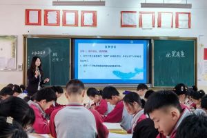 北外附屬東坡外國語學(xué)校和七中冠城哪個好