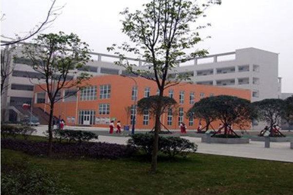 北外東坡外國語學(xué)校招生問答
