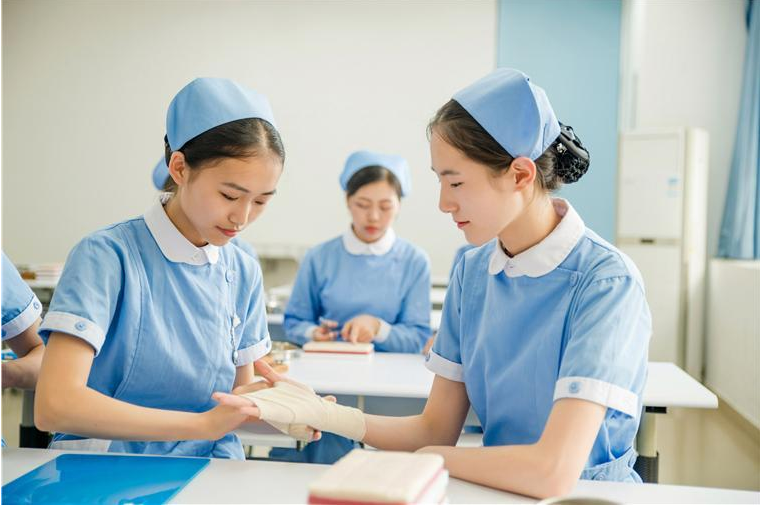 五月花學校有哪些專業(yè)適合女生學習