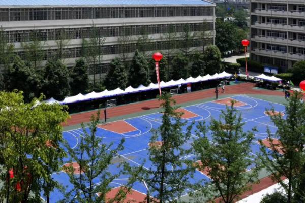 青神中學是重點中學嗎
