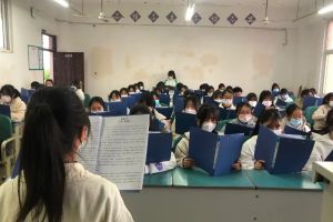 2022年四川希望汽車技師學院收費標準怎么樣
