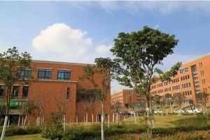 郫縣團結(jié)五月花技師學(xué)院是公辦學(xué)校嗎