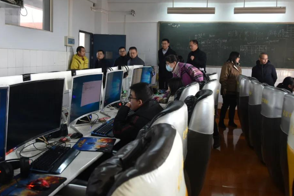 南充電子工業(yè)學(xué)校計(jì)算機(jī)應(yīng)用專業(yè)