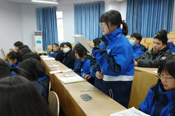 四川省南充衛(wèi)生學(xué)校分?jǐn)?shù)線