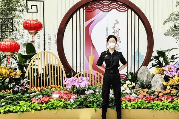 天府航空學(xué)院就業(yè)明星李燕麗