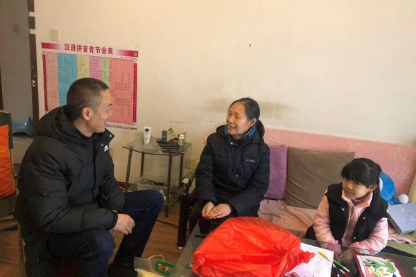 成都市現(xiàn)代職業(yè)技術(shù)學(xué)校舉行新春慰問活動(dòng)