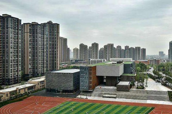 成都市現(xiàn)代職業(yè)技術(shù)學(xué)校招生計(jì)劃