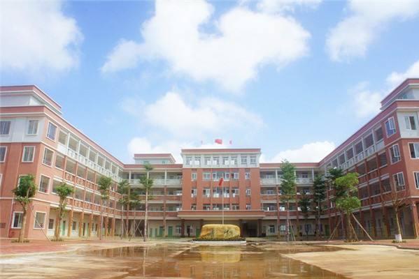 成都青華職業(yè)學(xué)校招生簡(jiǎn)章