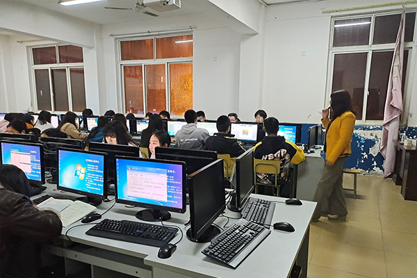 職業(yè)技術學校