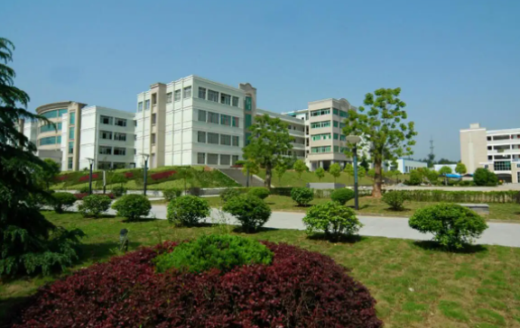 瀘州市鵬程中等職業(yè)學(xué)校
