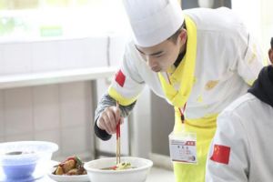 初中畢業(yè)在成都現(xiàn)在學什么技術前景好
