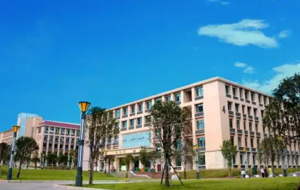 瀘州交通技工學(xué)校