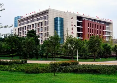 西南醫(yī)科大學(xué)附屬醫(yī)院衛(wèi)生學(xué)校學(xué)費(fèi)