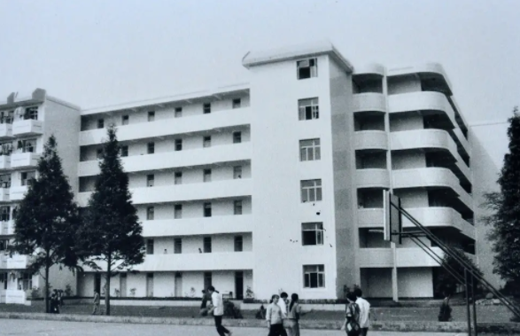 四川省樂(lè)山市第一職業(yè)高級(jí)中學(xué)