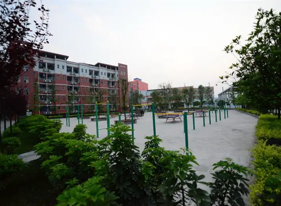 四川瀘縣建筑職業(yè)中專學校