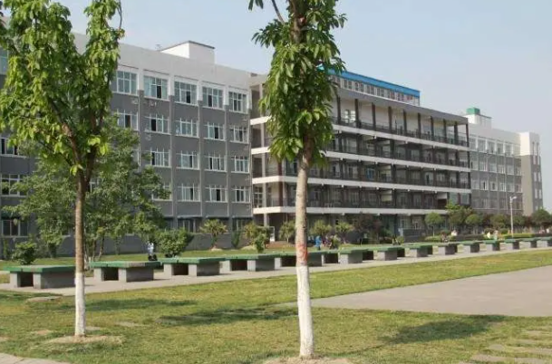 成都水電學校