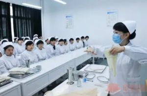 2022年成都護(hù)理職業(yè)學(xué)校收費(fèi)標(biāo)準(zhǔn)