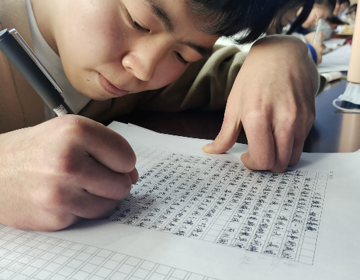 四川省綿陽普明中學(xué)