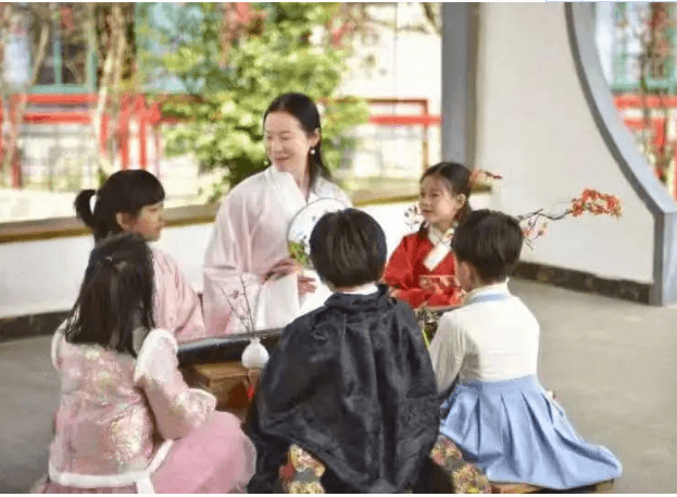 成都市郫都區(qū)綿實外國語學(xué)校