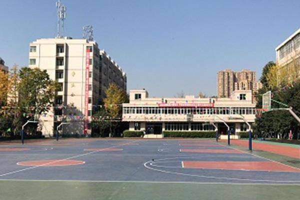 四川省工業(yè)貿(mào)易學(xué)校