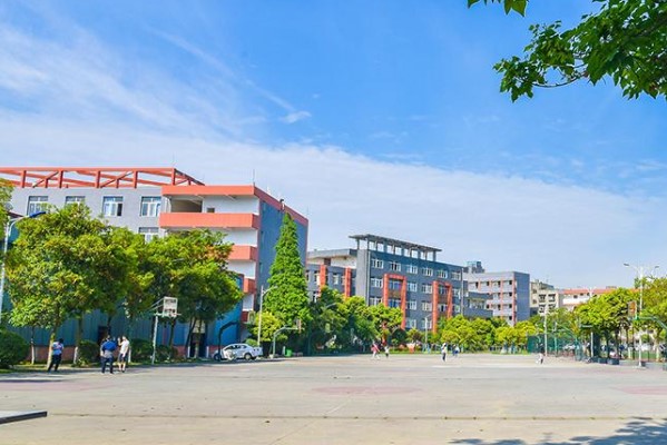 成都經濟技術開發(fā)區(qū)職業(yè)技術學校環(huán)境