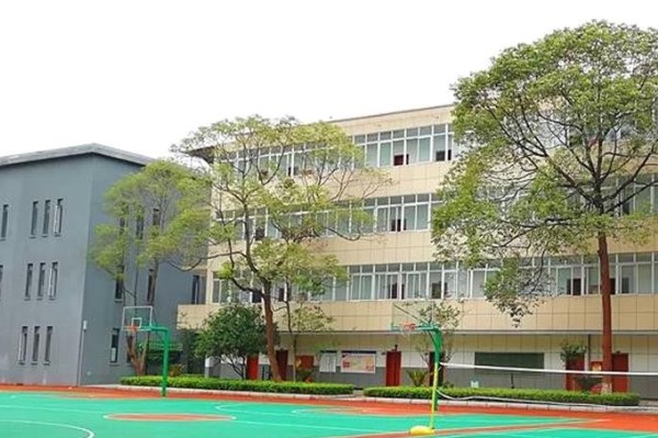 四川省人民醫(yī)院護士學校