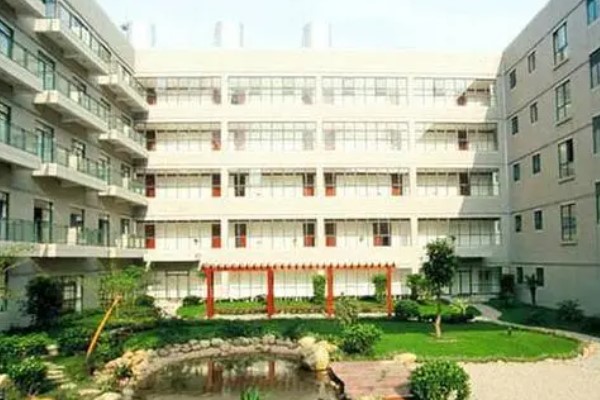 成都市郫都區(qū)友愛職業(yè)技術學校