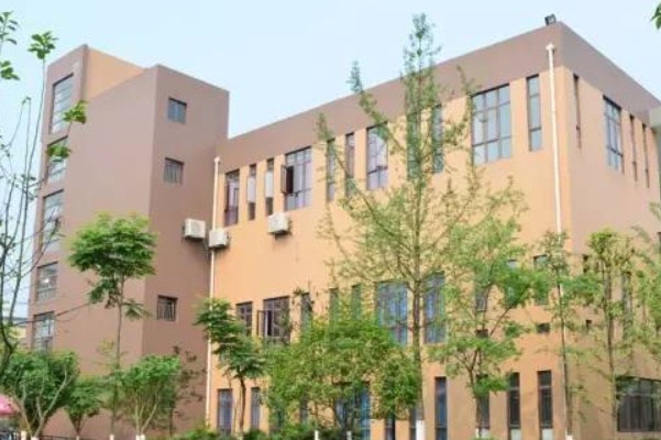 成都市莊園機電職業(yè)技術(shù)學(xué)校