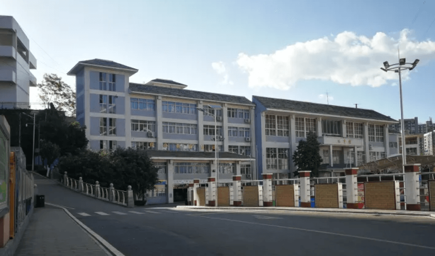 攀枝花市經(jīng)貿旅游學校