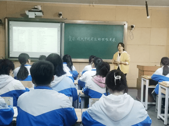 新津實驗高中