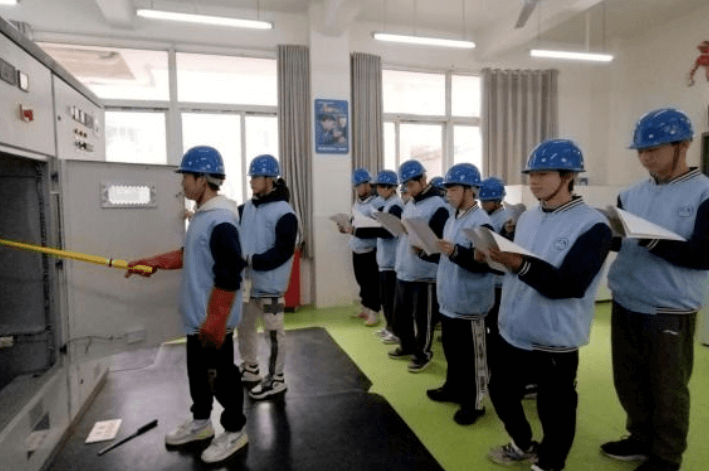 廣安電力職業(yè)技術學校