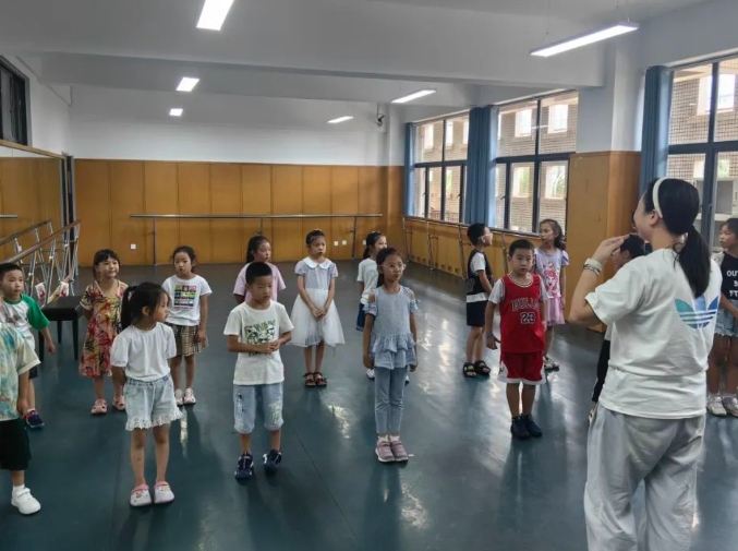 成都市文化藝術(shù)學校
