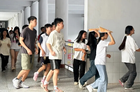 四川省南充外國語中等專業(yè)學(xué)校