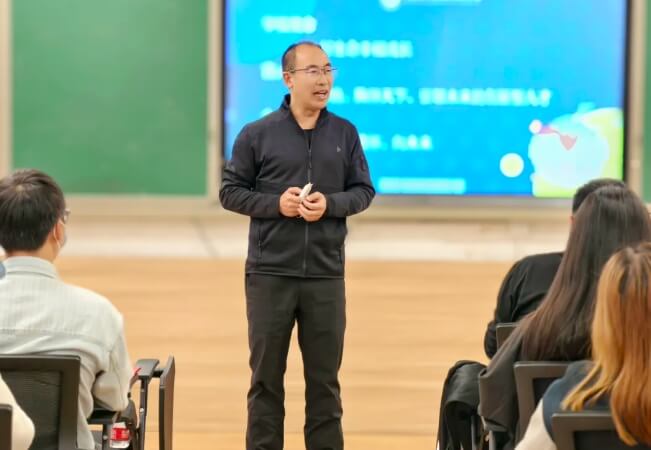 成都市郫都區(qū)綿實(shí)外國語學(xué)校
