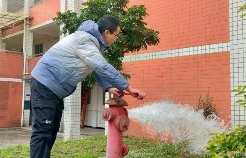 瀘州市電子機械學(xué)校
