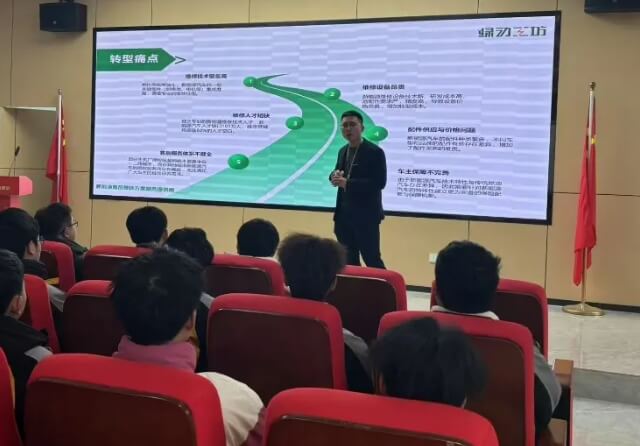 成都萬通高級(jí)技工學(xué)校